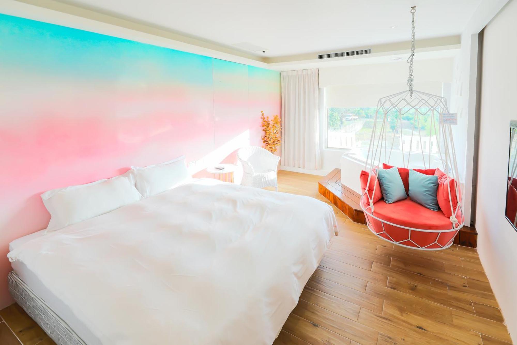 Lovestar Lakeside Hotel - Stars Building Nanwan Room photo