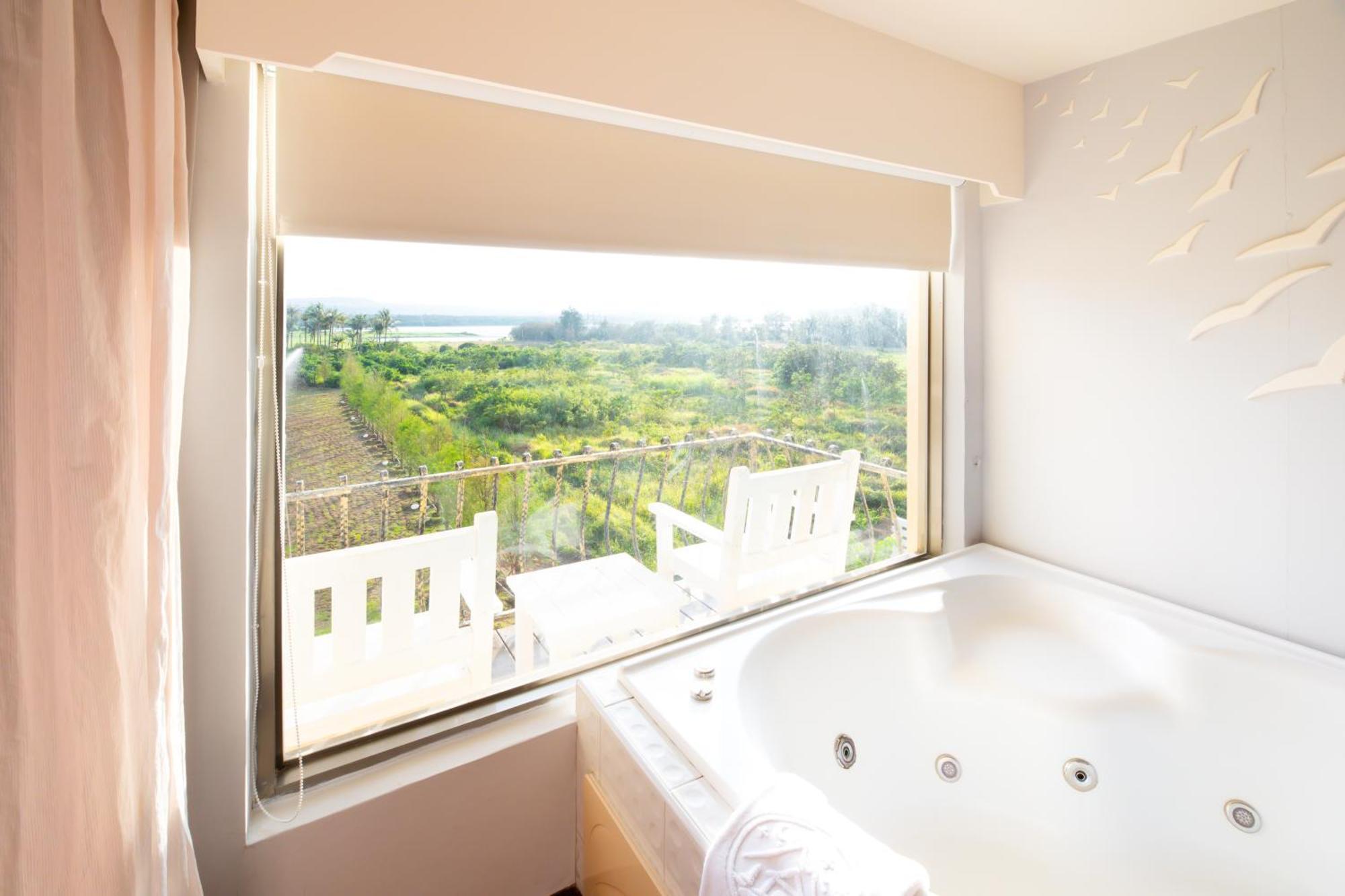 Lovestar Lakeside Hotel - Stars Building Nanwan Room photo